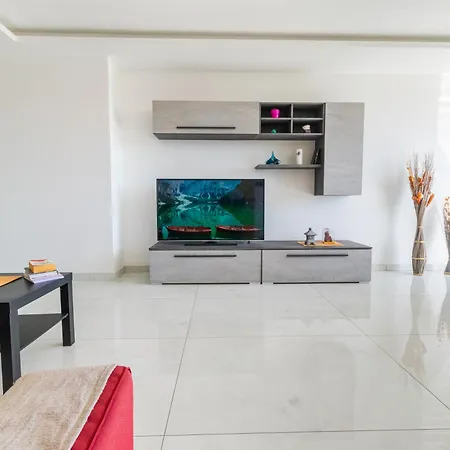 New Spacious With Amazing View Bugibba