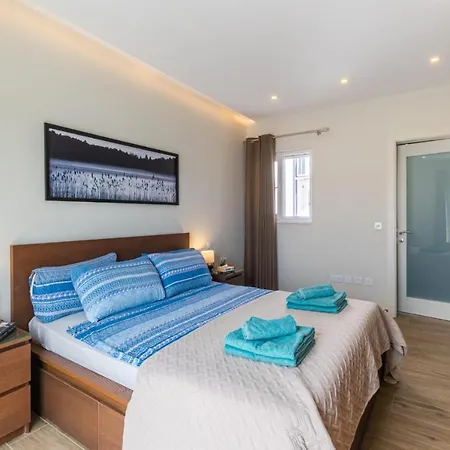 New Spacious With Amazing View Bugibba Apartman