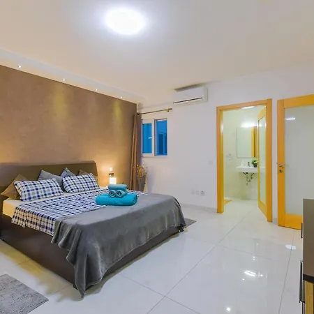 New Spacious With Amazing View Bugibba