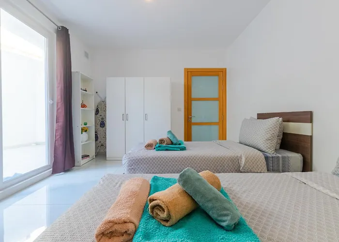 New Spacious With Amazing View Bugibba * セント・ポールズ・ベイ